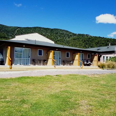 The Crossing Lodge Erua Экстерьер фото
