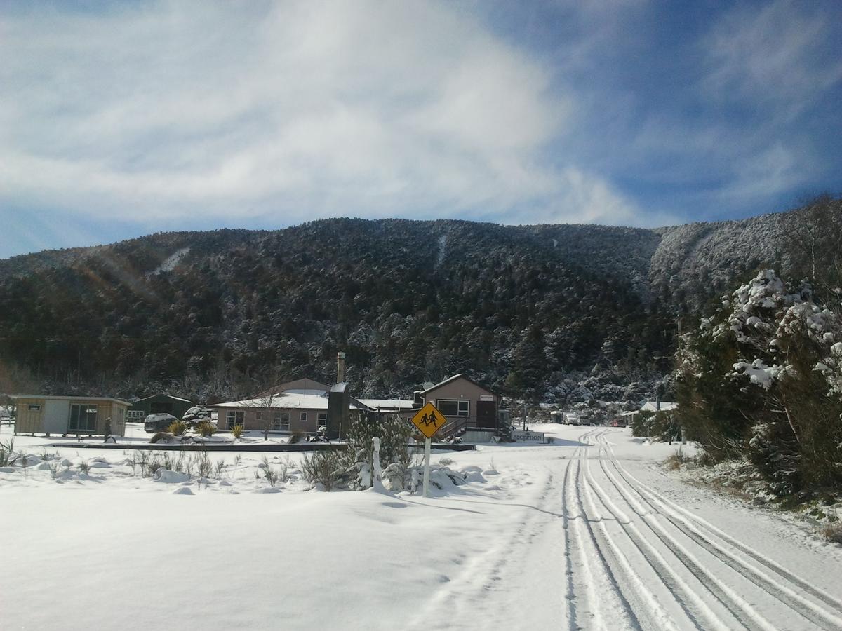 The Crossing Lodge Erua Экстерьер фото