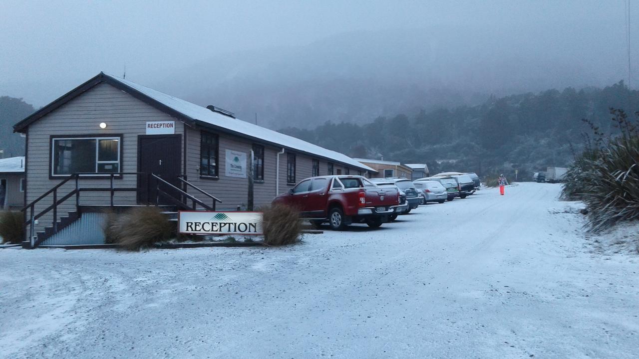 The Crossing Lodge Erua Экстерьер фото