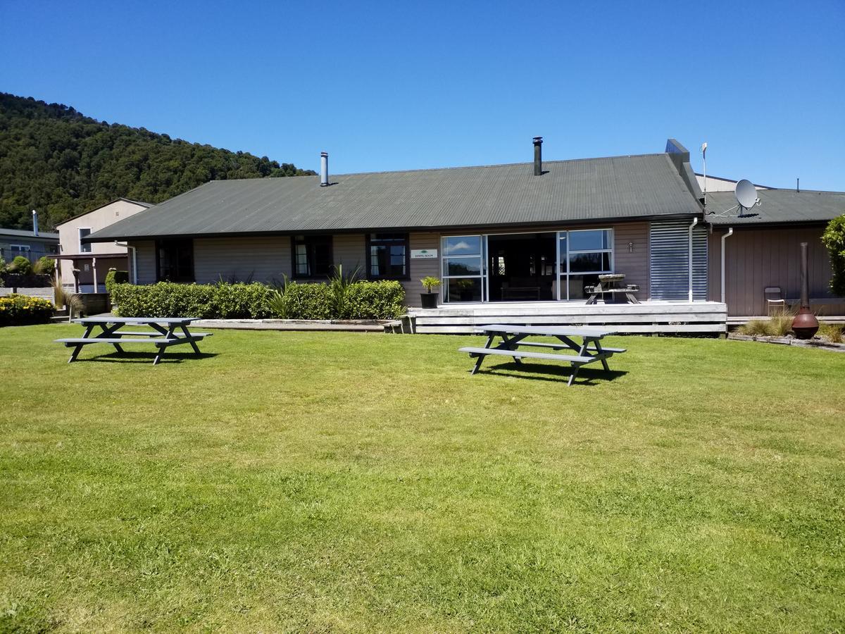 The Crossing Lodge Erua Экстерьер фото